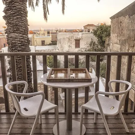 Trinity Boutique מלון 3*